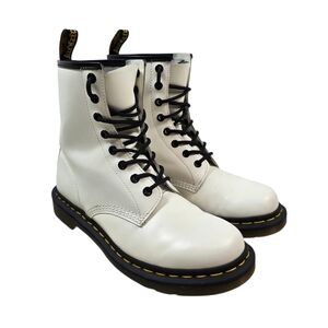 Dr. Martens 11821 Women's White Patent Smooth Leather 8-Eye Combat Boots Size 9